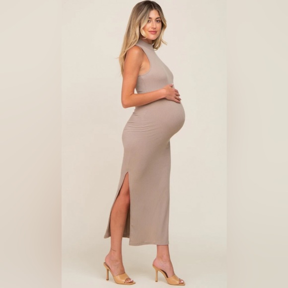 🛍️ PinkBlush Taupe Ribbed Side Slit Maternity Maxi Dress - Picture 2 of 3